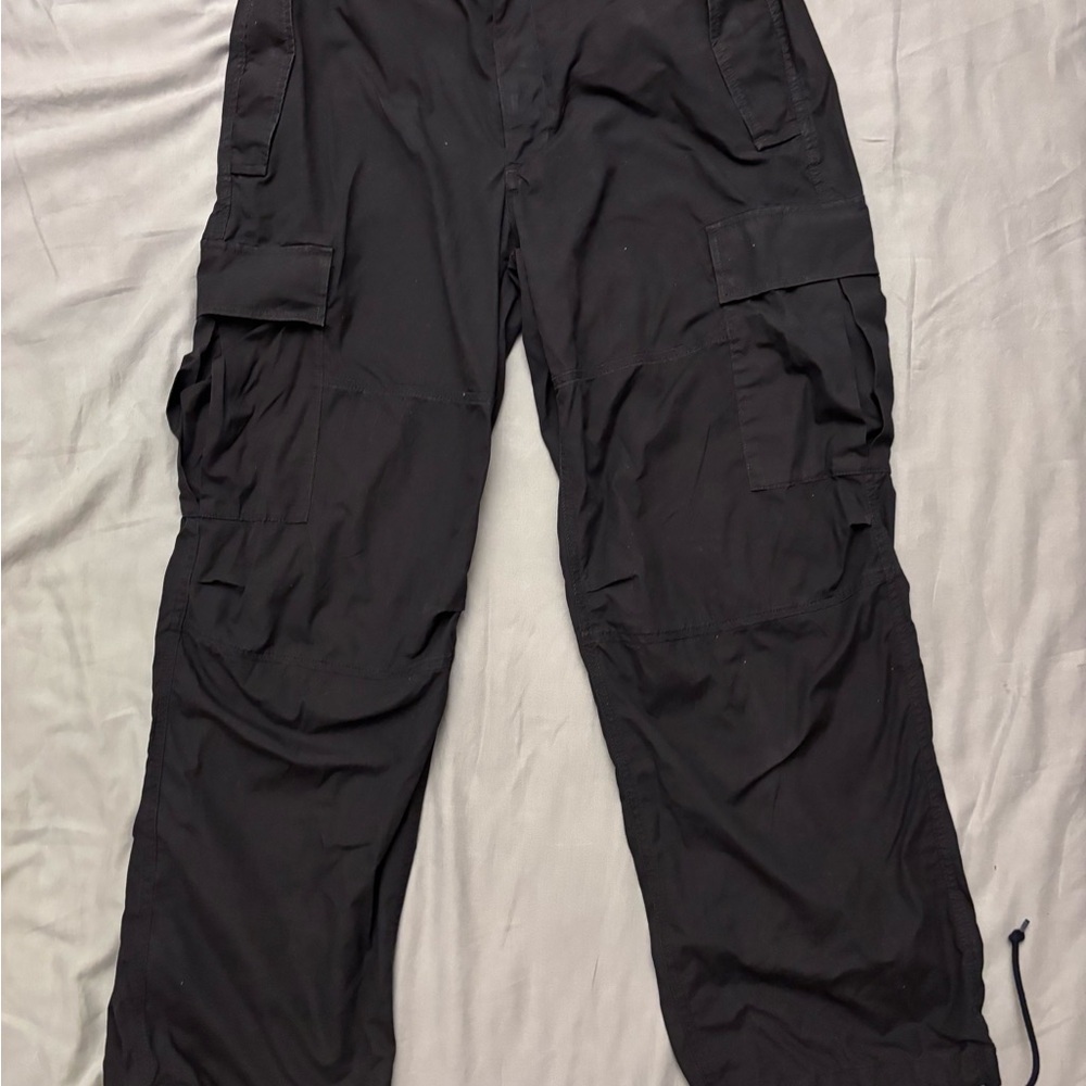 🖤 Aritzia TNA Cargo Pants – Size 10 – Black – Worn Once